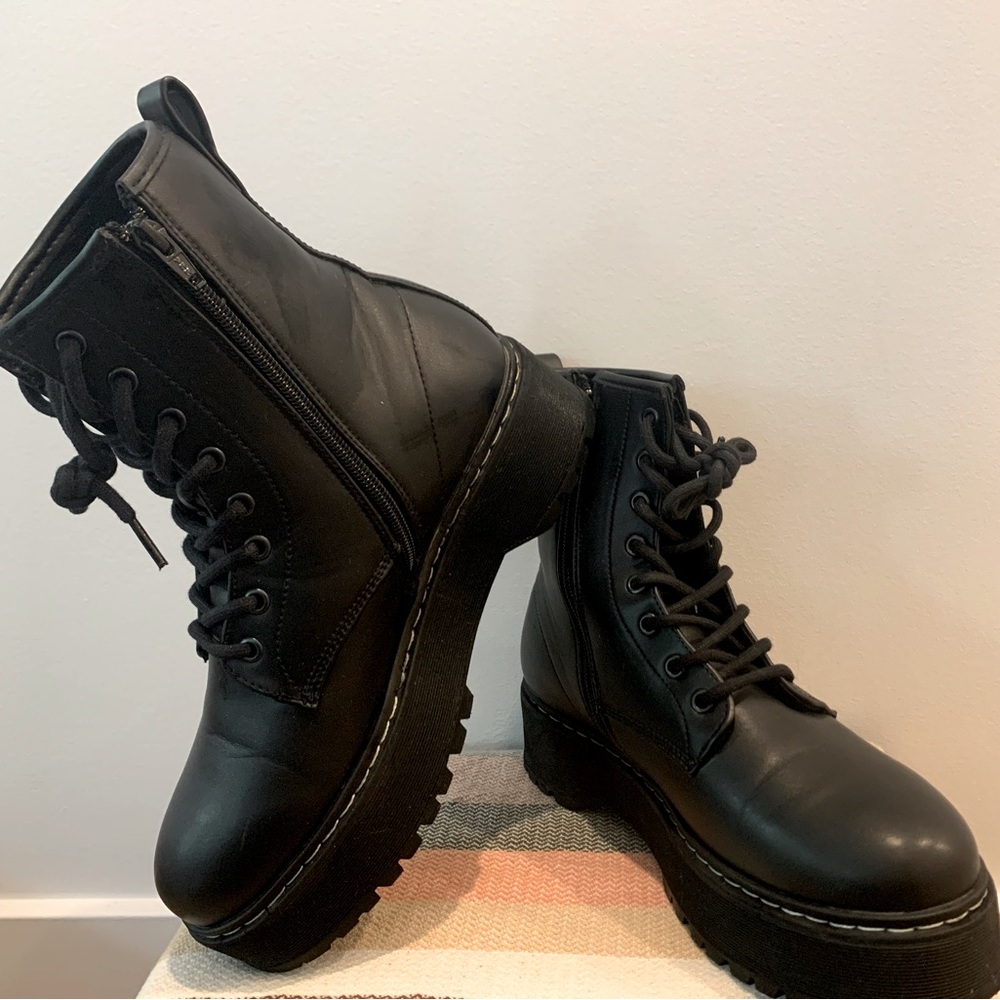 STEVE MADDEN BETTY Combat Boots 10M (worn once)